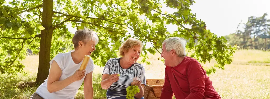 Conseils bien-être seniors pour un été parfait